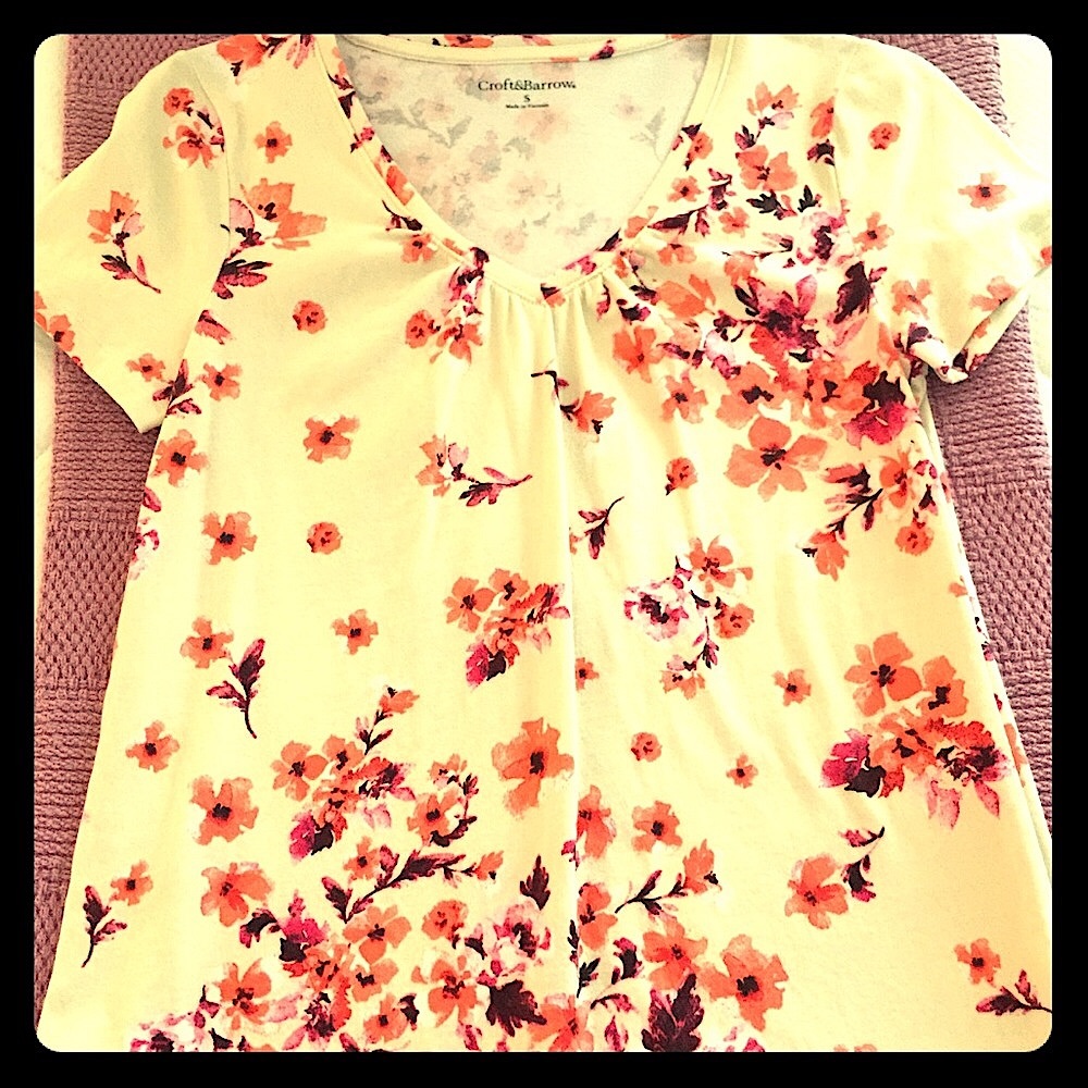 Croft & Barrow Size Small Tee